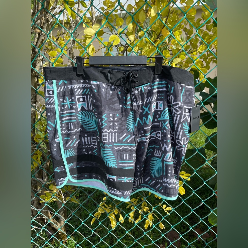 🛍Hurley Swimsuit Shorts | New, never used 
$20.00 | Size 40 Length 16”